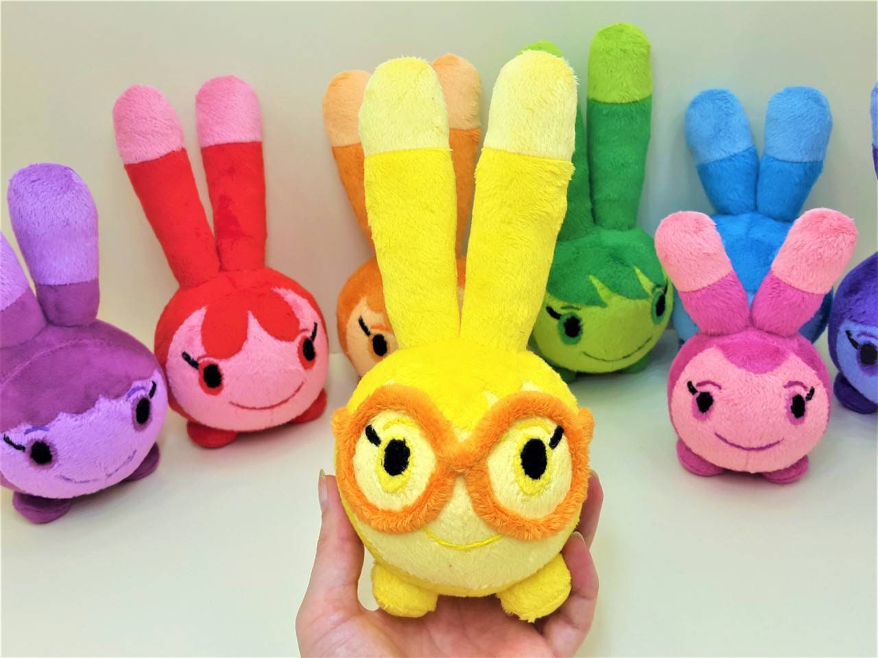 Set of 8 bunnies plushies Squeaky Peepers