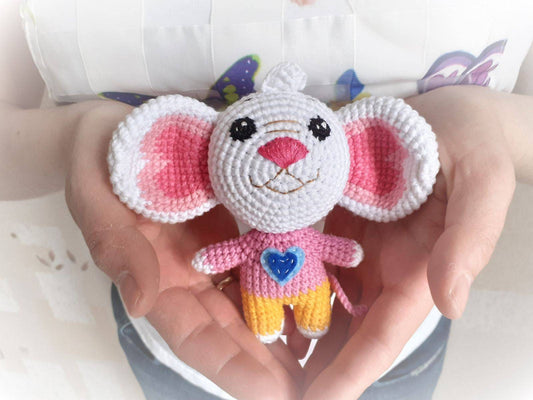 Crochet Potato the mouse with cocon